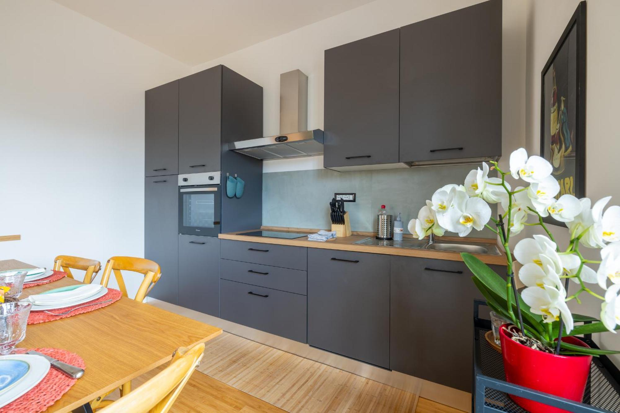 Apartamento Spacious With Terrace 3 Bedroom, Metroa Battistini Roma