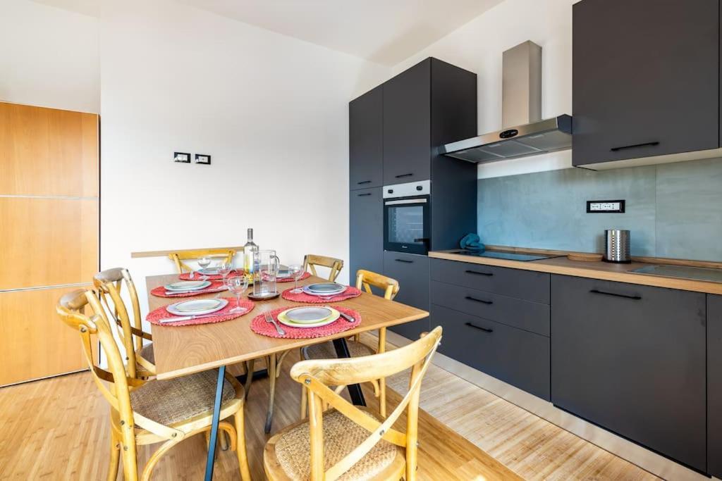 Apartamento Spacious With Terrace 3 Bedroom, Metroa Battistini *